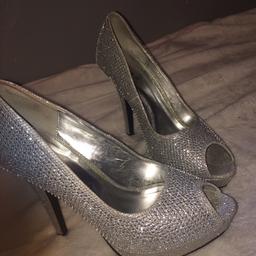 Size 6 (could fit 5) prom/evening shoes
Paid £30, asking £15/20
Open toed diamanté high heels
Worn once