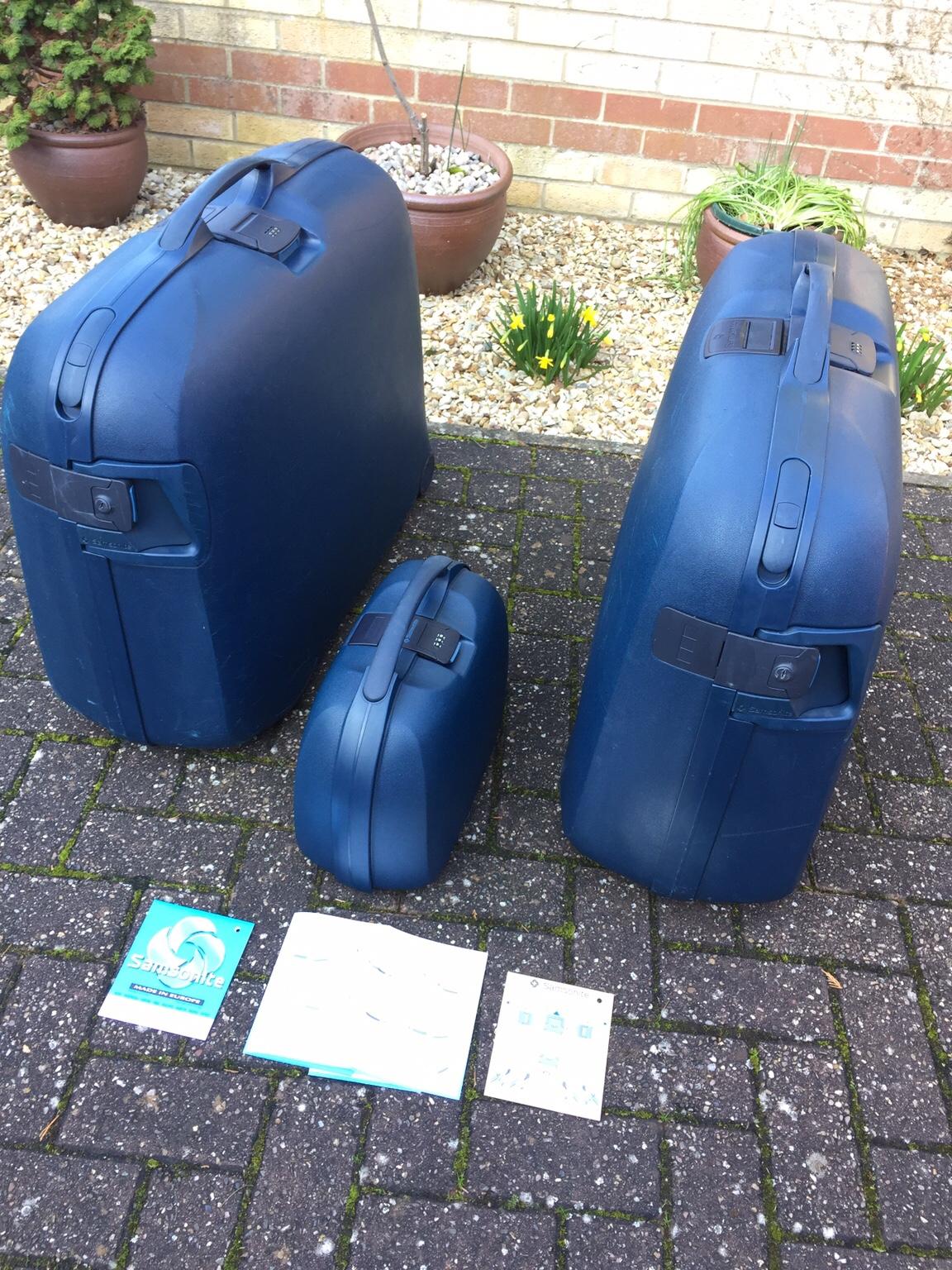 Samsonite epsilon luggage deals