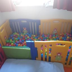 8 sides in total including gate side, extra 2 are in the cupboard.
Ikea Soft Play mats, screwed to gate side can be removed easily and there are 3 instead of 5 all attached consecutively.
BALLS NOT INCLUDED.