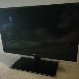 For sale is my 32" LG TV with built in free view, also comes with aftermarket stand that can also be fixed wall mounted.

Remote included.

Fully working all round good condition TV.

Delivery Available,

Please check other listings.