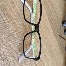Ein sehr schönes Brillengestell
Versand möglich mit Aufpreis