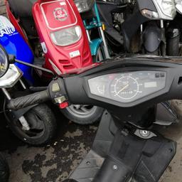Verkaufe mopedroller
Gasseil defekt
Springt immer an.
Guter zustandt, Seniorenfarzeug