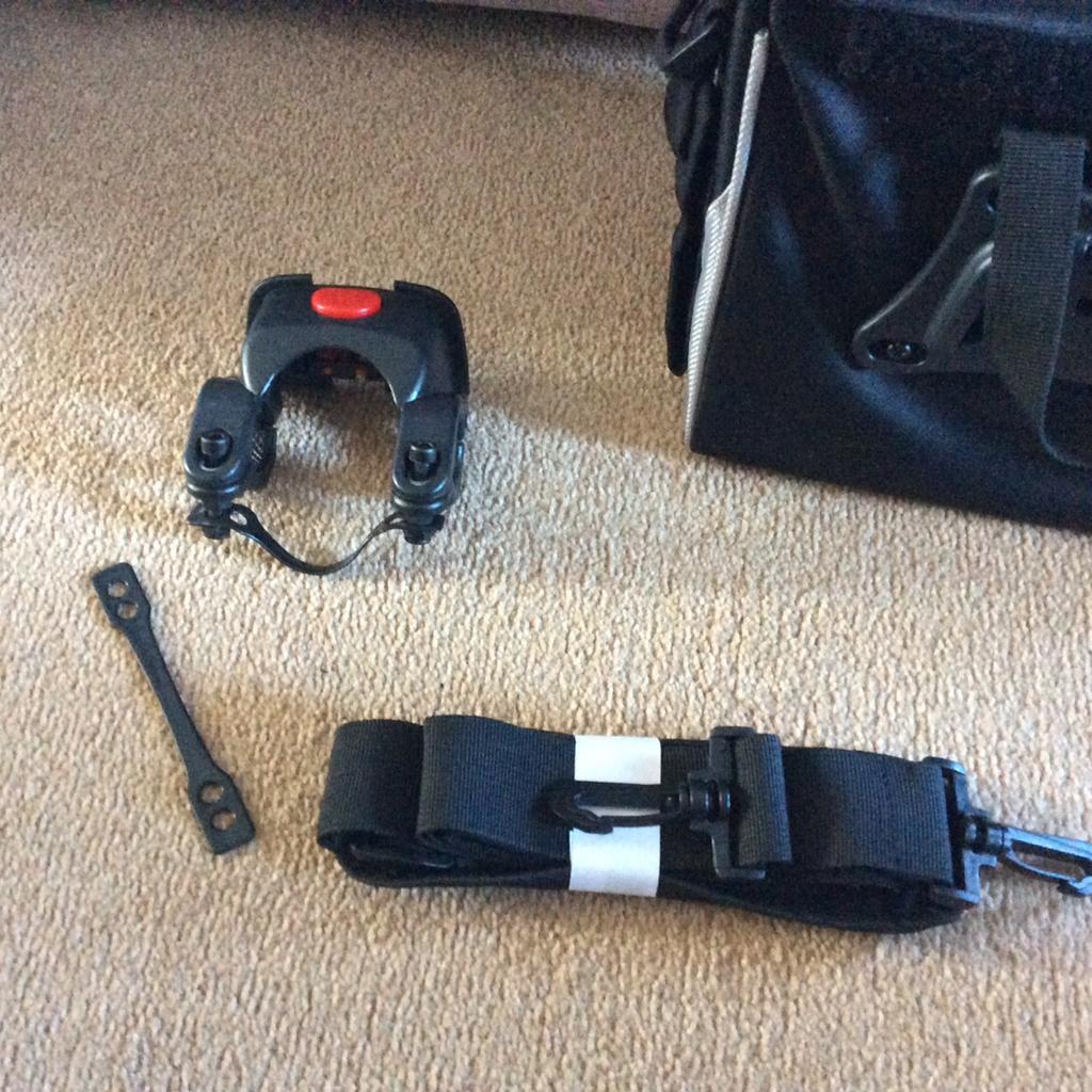 New Halfords Handlebar Bag in MK4 End for £6.00 for sale Shpock