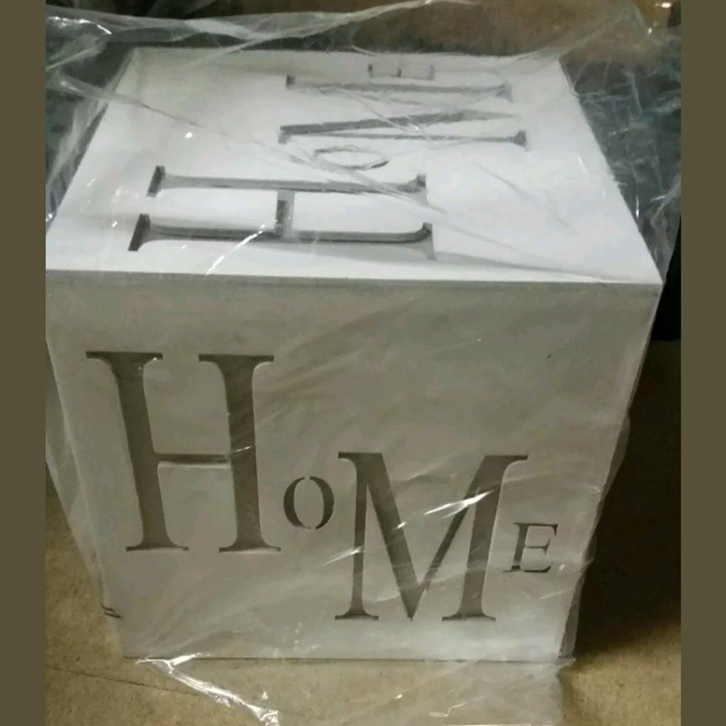 wooden home light up box
New
white
with a warm white light
Will post