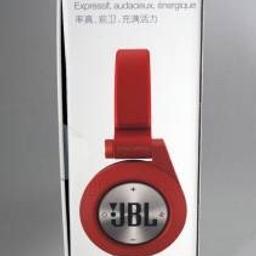 Hallo Leute ich verkaufe JBL E40 BT Wireless Headphones  ein Monat benutzt ich brauche das nicht mehr top Zustand gar nichts defekt alles in Ordnung viel Spaß beim Bieten.