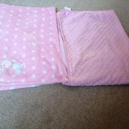 2 large blankets both good condition £5 for both