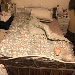 Double bed with memory foam mattress. Mattress only used for 6 months.
