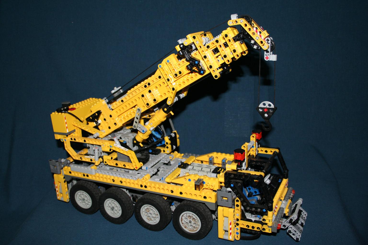 Lego Technik Pneumatik Kranwagen mit Motor in 5280 Braunau am Inn für 79 00 zum Verkauf