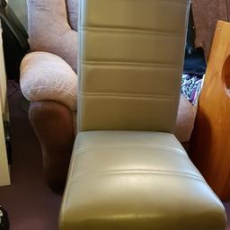 Table 6 chair very good condition no Mark's on table as had cover over it its oke colour chairs are badge table same as in photo