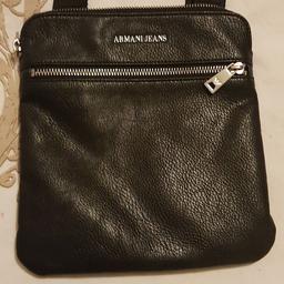 Used but mint condition genuine Armani and real leather cross body bag for men. Only used a
few times.
