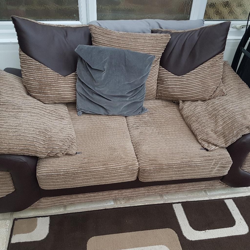 2 and 3 seater sofa in RM3 Havering für 250,00 £ zum Verkauf Shpock DE