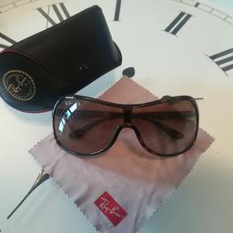 Sonnenbrille für Damen inkl Etui 
25€ Vb

Abholung in 4443 Maria Neustift oder Versand