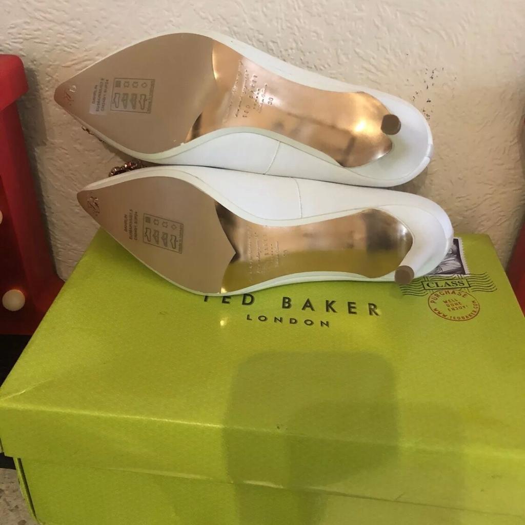 Ted baker dahrlin on sale embellished court shoes ivory