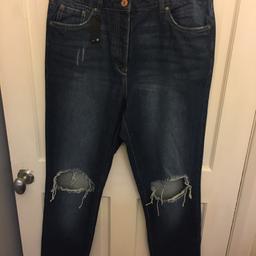 Ladies size 12, tall blue Next jeans. Can turn down turn-up. Boyfit.

Never been worn. Still have tags on. Originally paid £26.

Smoke and pet free house.

 Collection only.