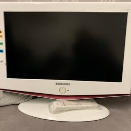 Hi i have Samsung lcd tv 23 inch for sale the tv is in very good condition ideal for gaming it has gaming mode. Everything work perfectly reason for selling is upgrade to bigger screen. Open to offers