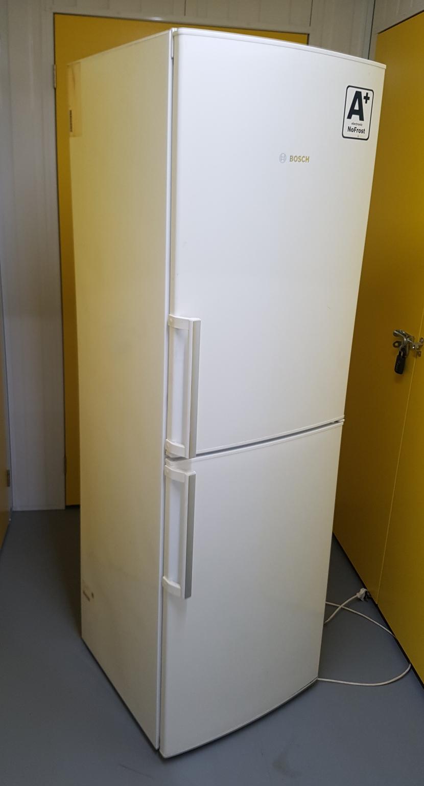 Bosch Exxcel A+ Frost Free Fridge Freezer In TW8 London For £95.00 For ...