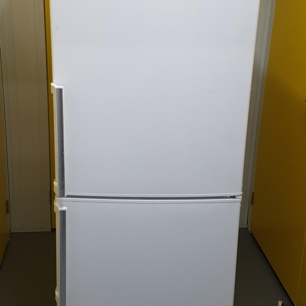 Bosch Exxcel A+ Frost Free Fridge Freezer in TW8 London for £95.00 for
