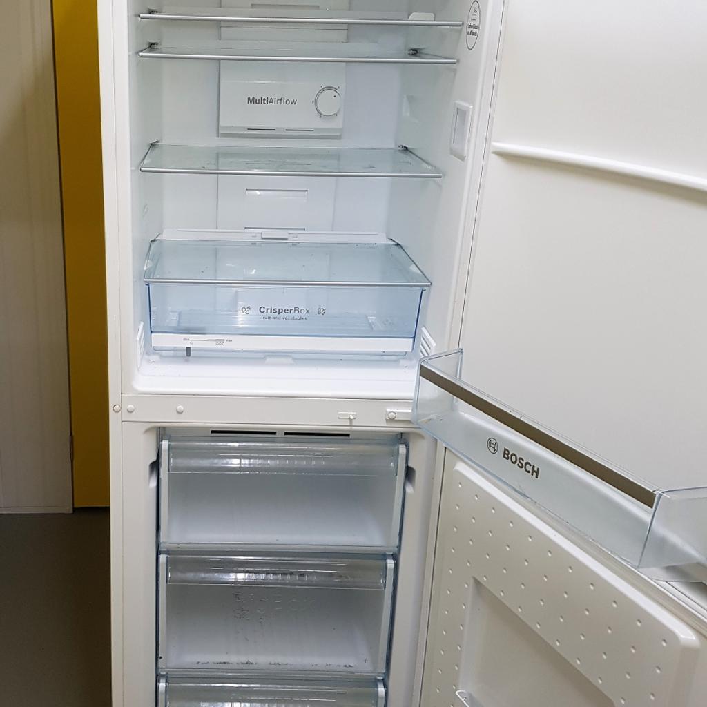 Bosch Exxcel A+ Frost Free Fridge Freezer in TW8 London for £95.00 for