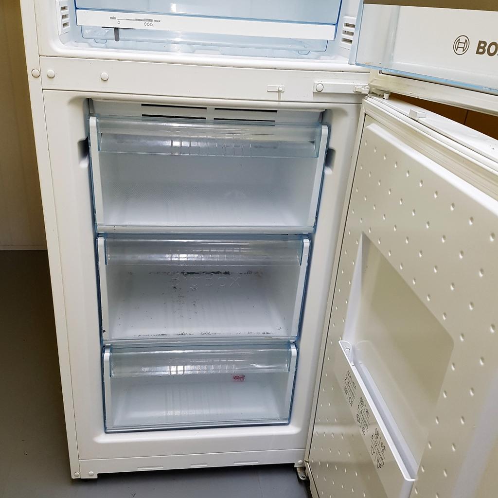 Bosch Exxcel A+ Frost Free Fridge Freezer in TW8 London for £95.00 for