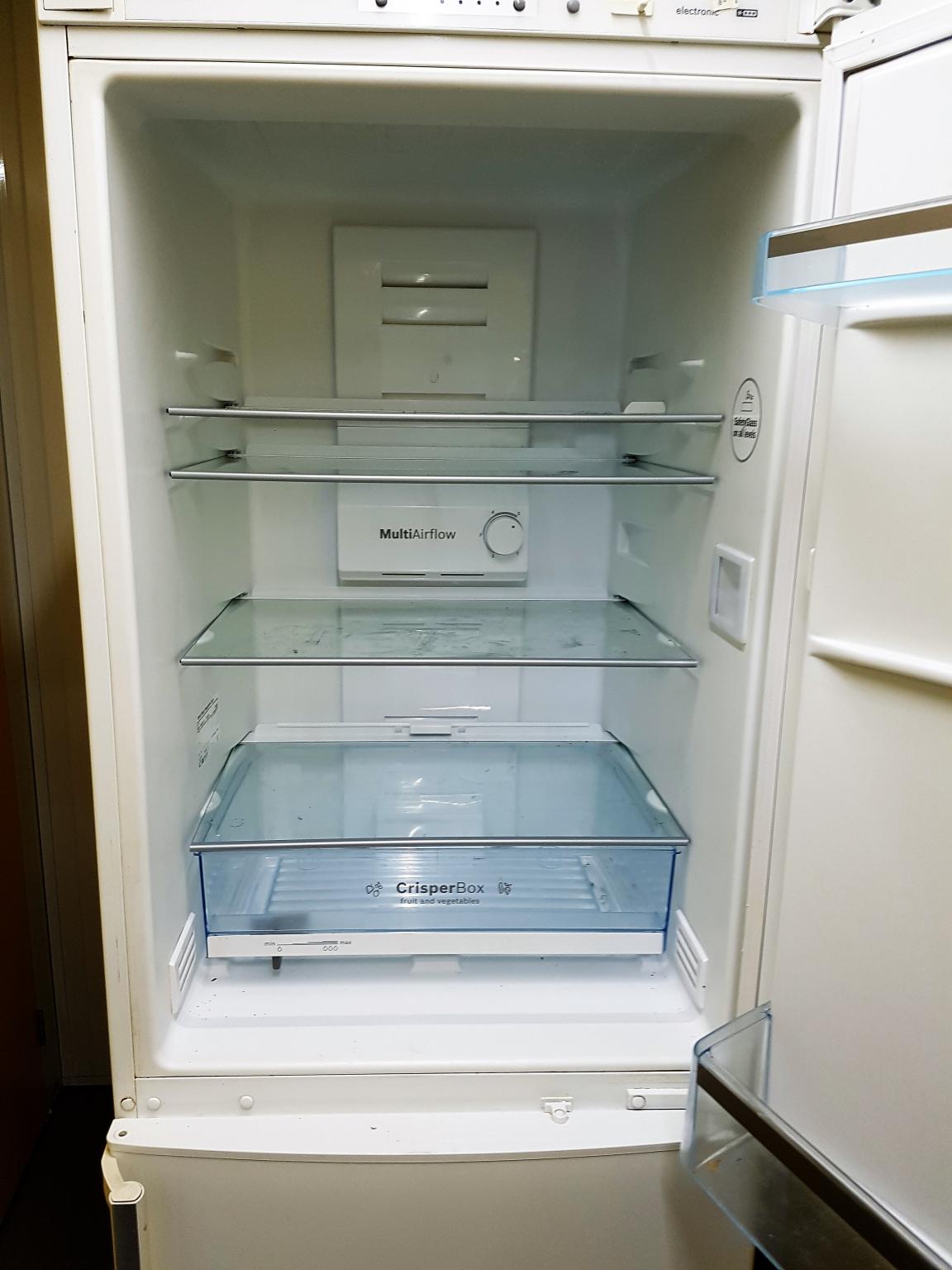 Bosch Exxcel A+ Frost Free Fridge Freezer in TW8 London for £95.00 for