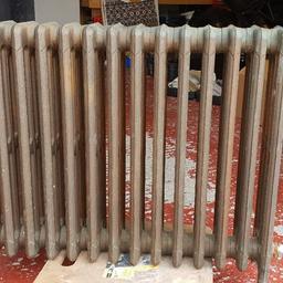 beautiful cast iron radiator in good condition 
W 77cm  H 60CM   D 15CM