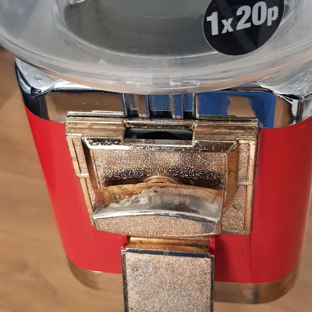 sweet machine takes 20p used for skittles in B63 Dudley für 60,00 £ zum ...