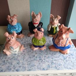 Full set of 6 NatWest money box pigs.

Includes very rare cousin Wesley

All excellent condition no chips or cracks etc

Collection only benfleet ss7