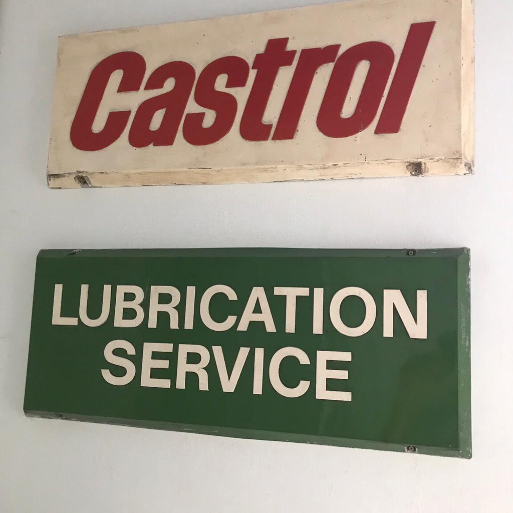 Vintage fibre glass signs in Derbyshire Dales für £ 70,00 zum Verkauf ...