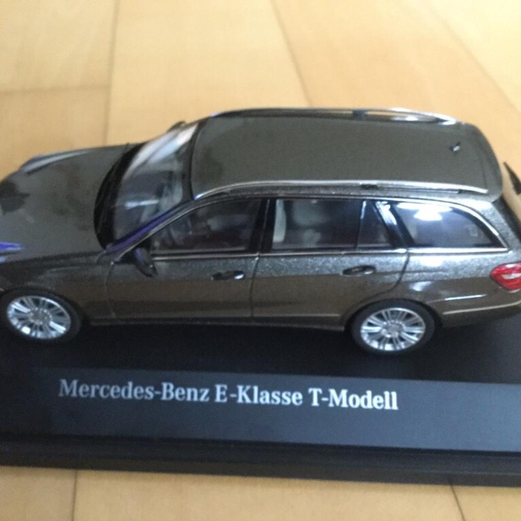 Verkaufe ein neues Modellauto von Schuco, eine Mercedes-Benz E- Klasse T- Modell
