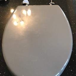 Brand new Argos toilet seat. 
(RRP £16) 

Only fault is there is no box but the item is perfectly fine!

Preferably Collection but could also deliver after 7pm for little extra.