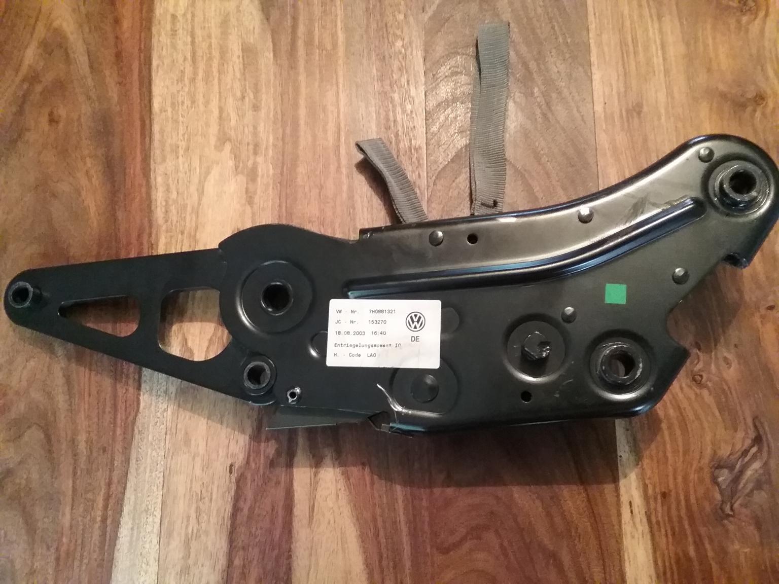 Vw T5 folding seat bracket in DY11 Wyre Forest für 80,00 £ zum Verkauf