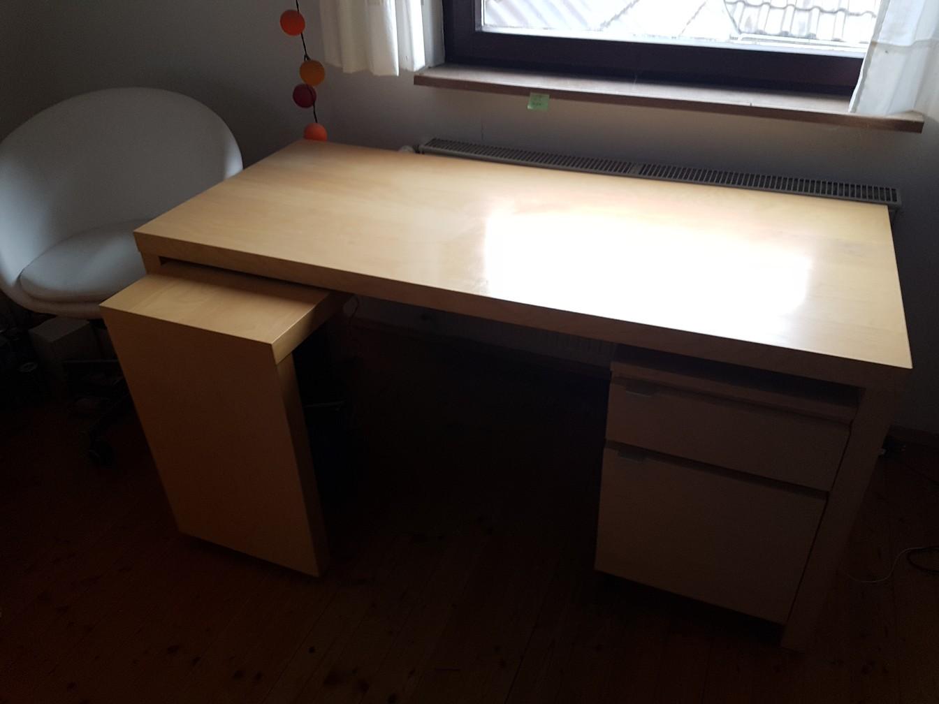 MALM Ikea Schreibtisch Mit Ausziehplatte In 76474 Au Am Rhein Für 50,00 ...