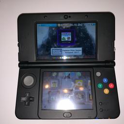 New Nintendo 3DS mit vorinstallierten Spielen Pokémon Prisma und Pokémon Gelbe Edition.
Mit Xenoblade Chronicles (Sealed) und Ladekabel