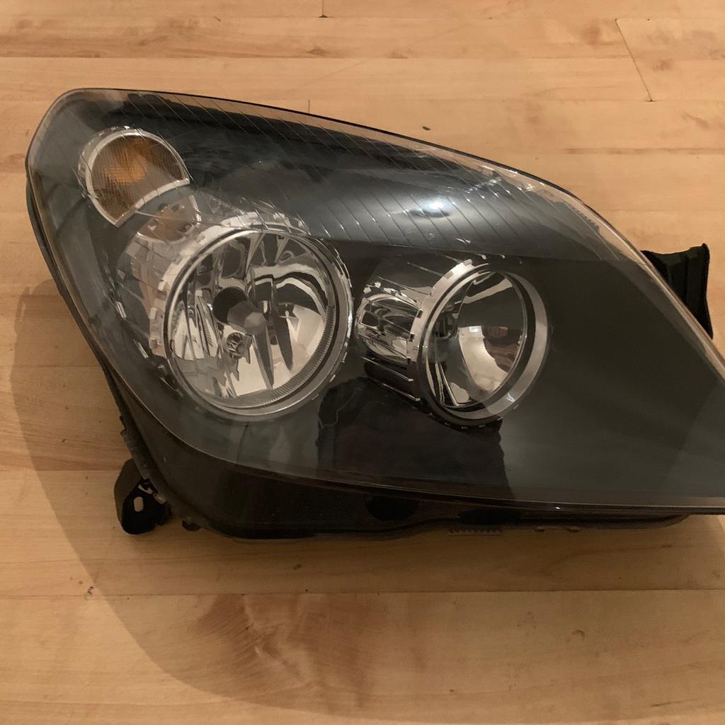 Vauxhall Astra H Headlights in NN4 Northampton for £30.00 for sale Shpock