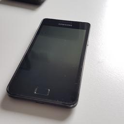 Verkaufe mein gebrauchtes Samsung Galaxy S2 in schwarz mit 16 GB internem Speicher (erweiterbar) und 8 Megapixel Kamera. Das Handy ist voll funktionsfähig und kommt mit Originalverpackung und Ladekabel. Das Handy weist an den Ecken leichte Gebrauchsspuren auf. Das Display ist komplett unversehrt.

Bei Interesse oder Fragen gerne melden ;)