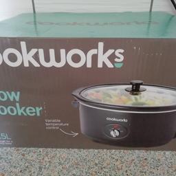 6.5L slow cooker
Never used
Was a gift, I have had it out the box with intention to use it but have not
Great size for big family