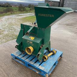 Tractor mounted PTO chipper fantastic piece of kit no longer needed bought for a job now completed 540 rpm cat 1 or 2 fitment PTO shaft included