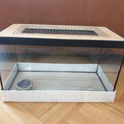 Terrarium aus Glas mit vergittertem Holzdeckel, 25x50x30, für kleine Tiere integrierter Halter für Wasserspender