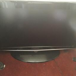 hi selling my old samsung 45inc tv all works 
NOT A Smart tv no originall remote univers remote come with it selling cheap 60 open to offers