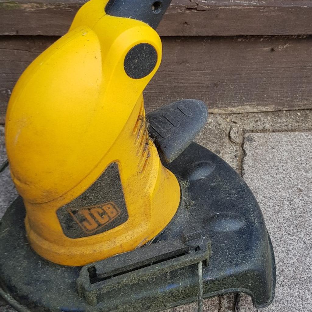 jcb garden strimmer electric in Stopsley for 15.00 for sale Shpock