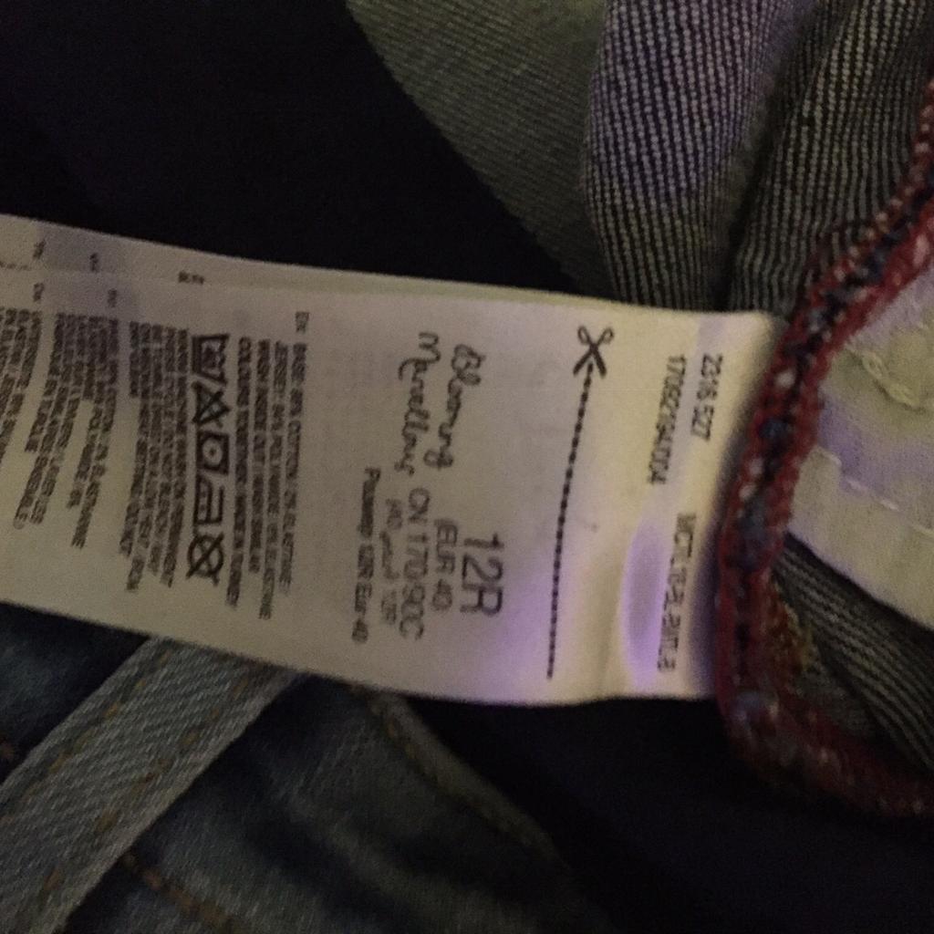 12R Ripped skinny over bump maternity jeans in WF15 Kirklees für £ 6,00