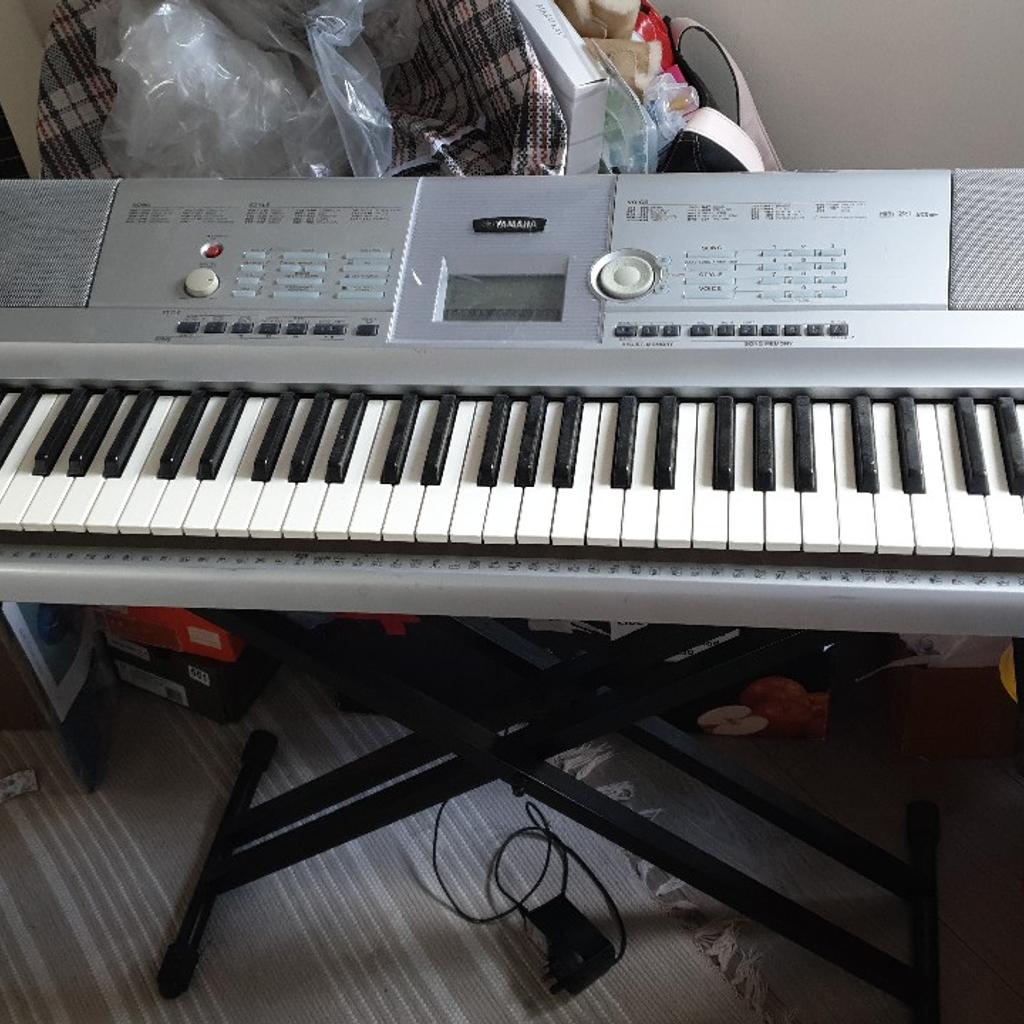 Yamaha DGX203 76Key Digital Grand Portable Keyboard For