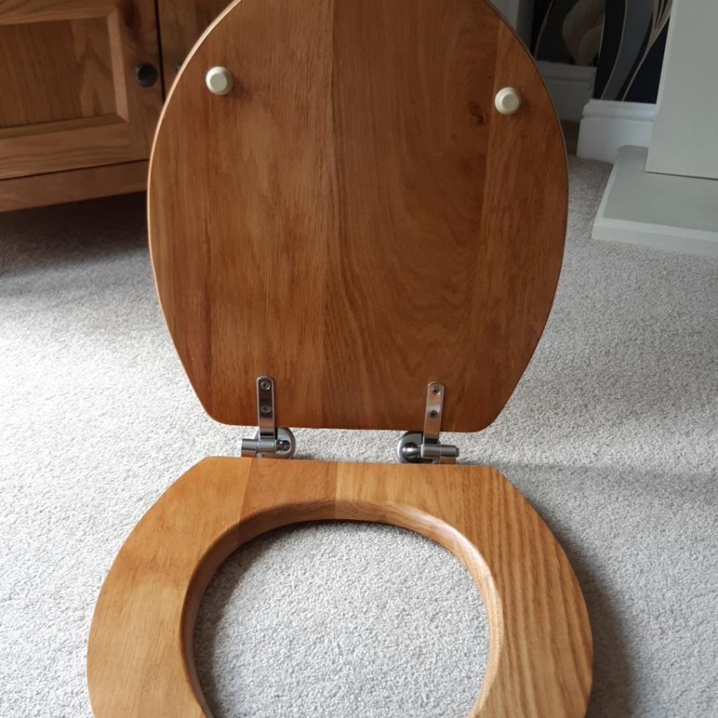 Oak Toilet seat by Cooke and Lewis - Cervia in Maidstone for £10.00 for ...