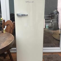 Nardi Retro Fridge
Small Freezer Compartment( working but freezer internal door minor fault still useable.
Couple of minor cosmetic small marks (see photos) overall fairly good condition.
Height 157 cm
Width 60 cm
Depth 62 cm