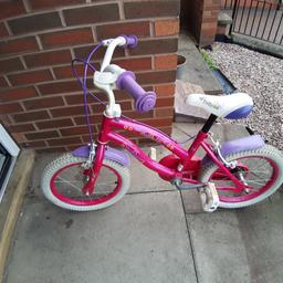 I'm selling a girls bike in good werking order and good condition age about 4 to 5 years wanting 5 pounds no offers pickup only darnal Sheffield s9