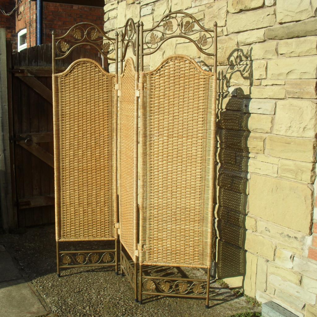 Rattan Room Divider /Privacy Screen in DN8 Doncaster for £80.00 for sale Shpock
