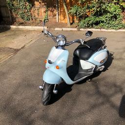 Great scooter Aprilia Mojito 2001.
Engine size 125CC.
Colour Blue/White
MOT date test 04/06/2018 Expire date 03/06/2019
Very low miles 8356
Petrol.
Always starts at the first time.
New Battery and front wheel.
Condition as new.
Only two previous owners.
Just a fantastic scooter to ride with two persons.
Luggage rack.