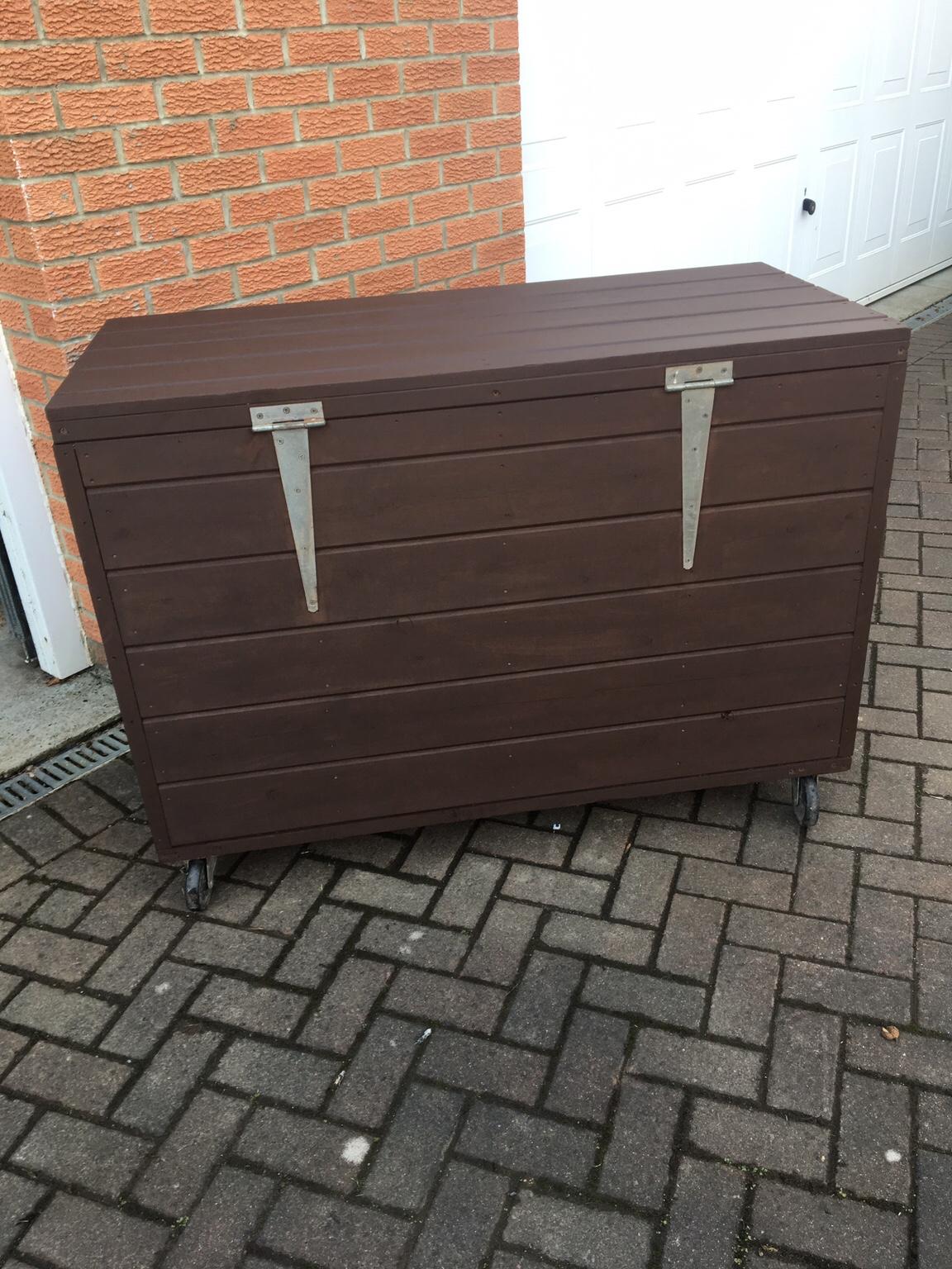 Wooden Horse Feed Box/Storage/Rugs Feed Bin in SR3 Sunderland für 130 ...