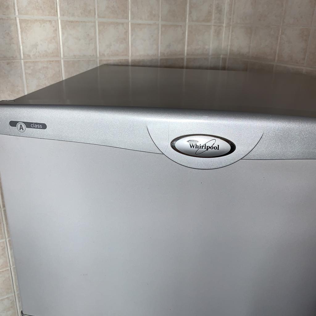 Frigorifero congelatore classe A Whirlpool in 00169 Roma for €120 00