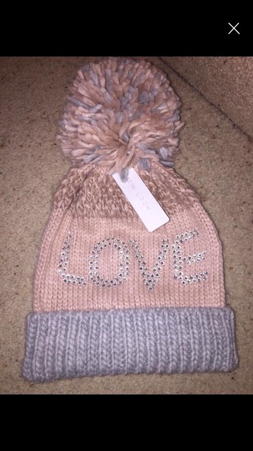 Buy & Sell East London Havering - Photos for Ladies bobble diamonte hat brand new